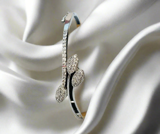 Unique Silver Zircone Braceltes