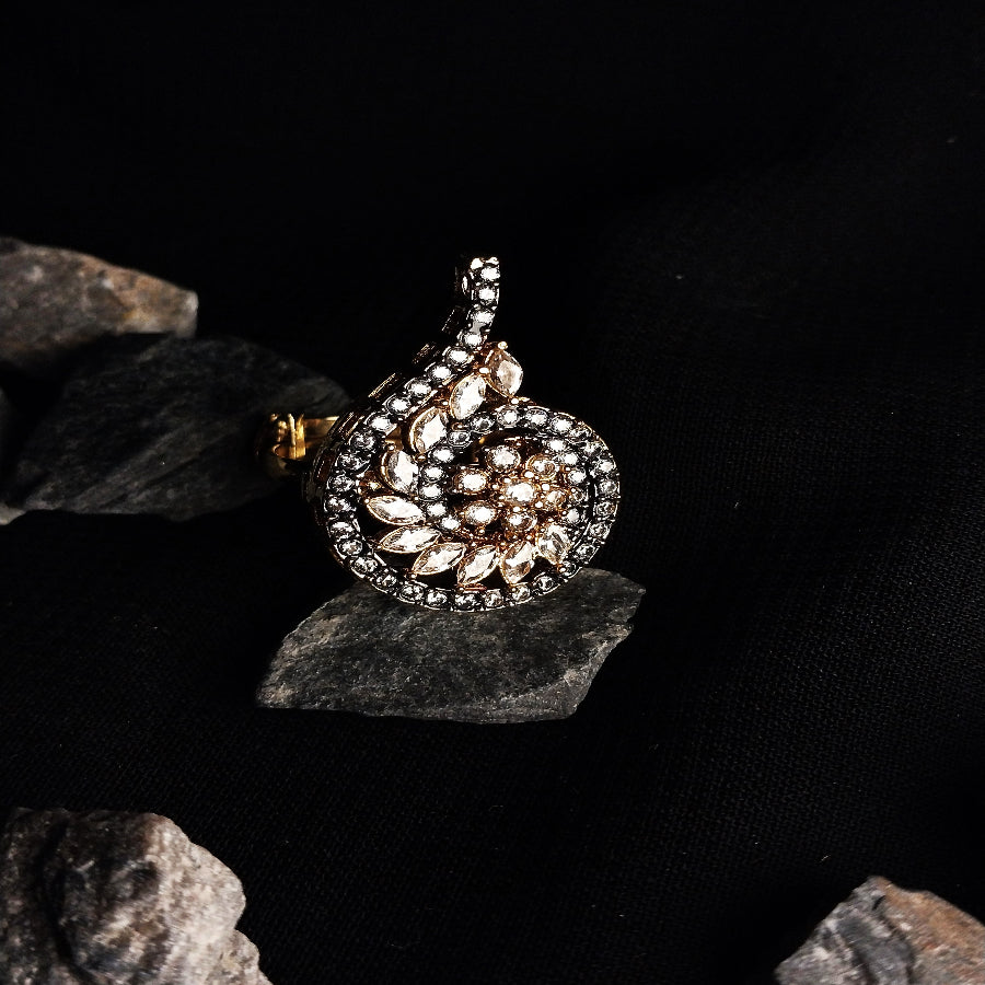 White Stone Zircon Spiral Ring
